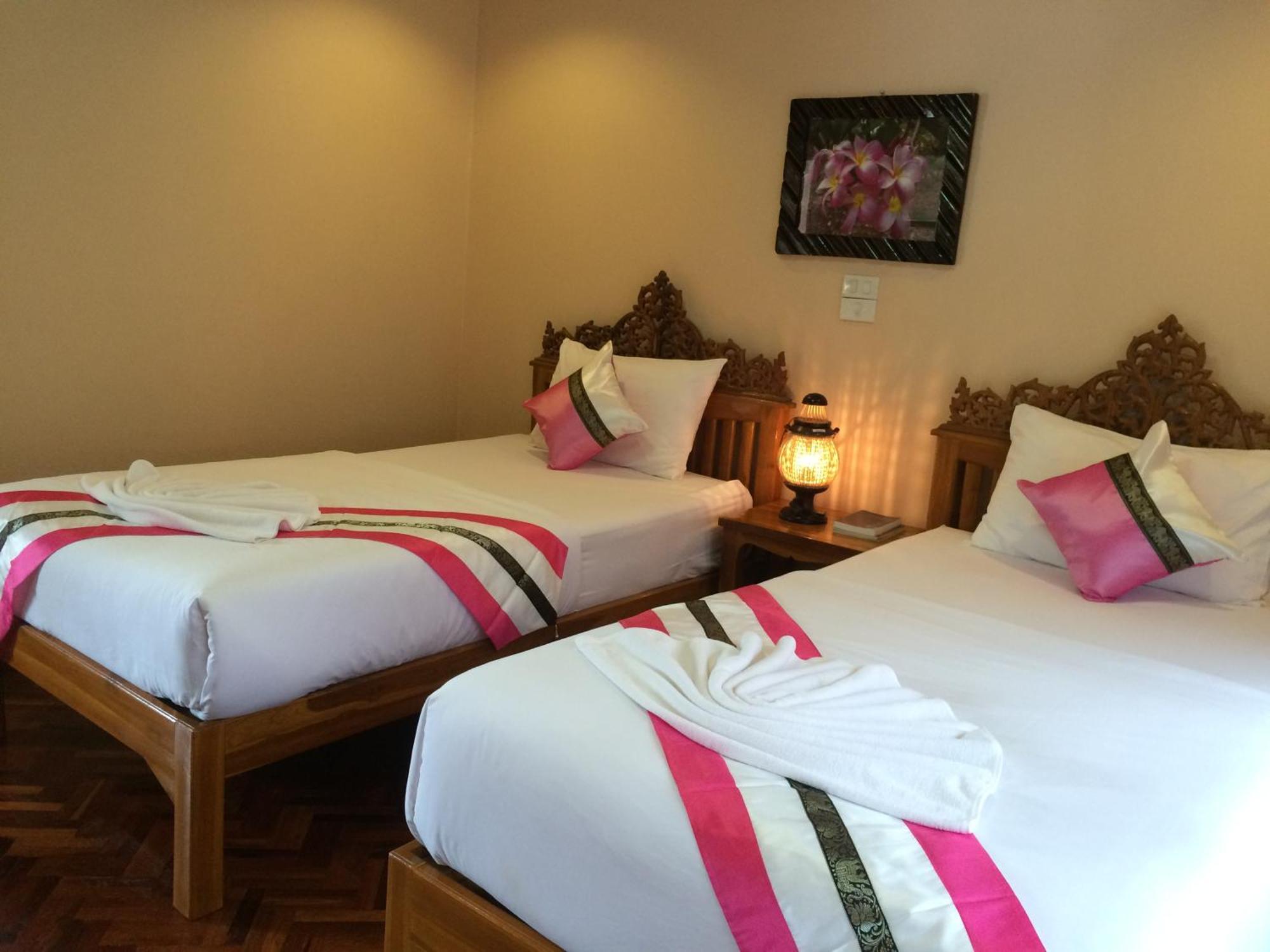 Chok-Wasana Guest House Mae Sariang Room photo